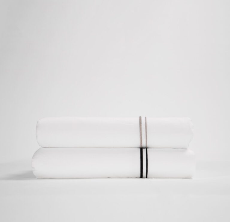 How to Master the “Hotel Chic” Look with Minimalist Linens