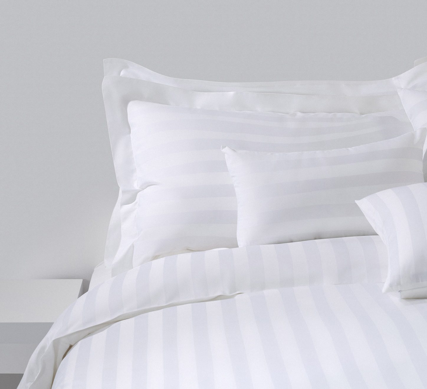 Luxury 400TC Cotton Stripe Queen Bedding Set with Duvet Cover for Hotels - Image 5