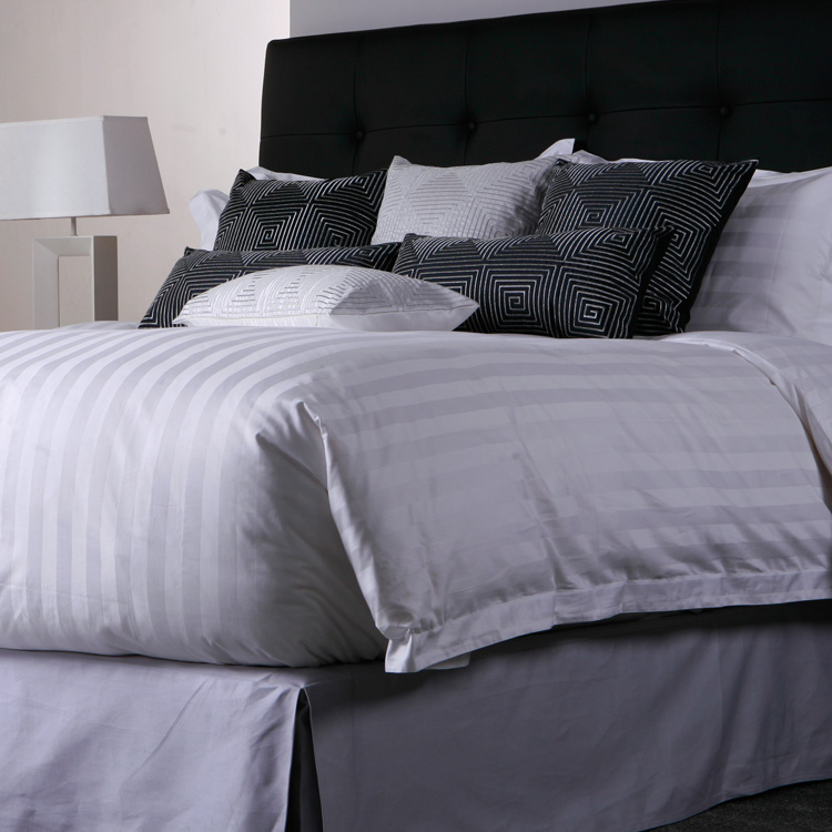 GALAXY Wholesale Hotel Linen 250TC White Duvet Cover Fitted Bed Sheet Set 3cm Stripe Cotton Hotel Bedding Sets Cuddle Sheet