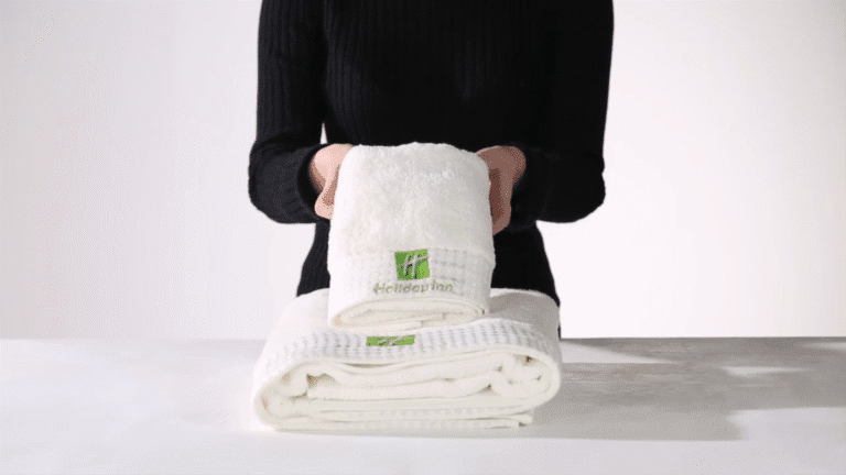 Wide-Border Embroidered Hotel Towels – A Luxurious Touch for Hospitality