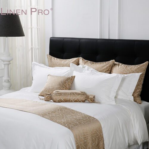 Luxury Plain Vintage Bed Runner – High-Quality 100% Polyester Decorative Bed Flag for Hotels & Homes (Custom Colors)