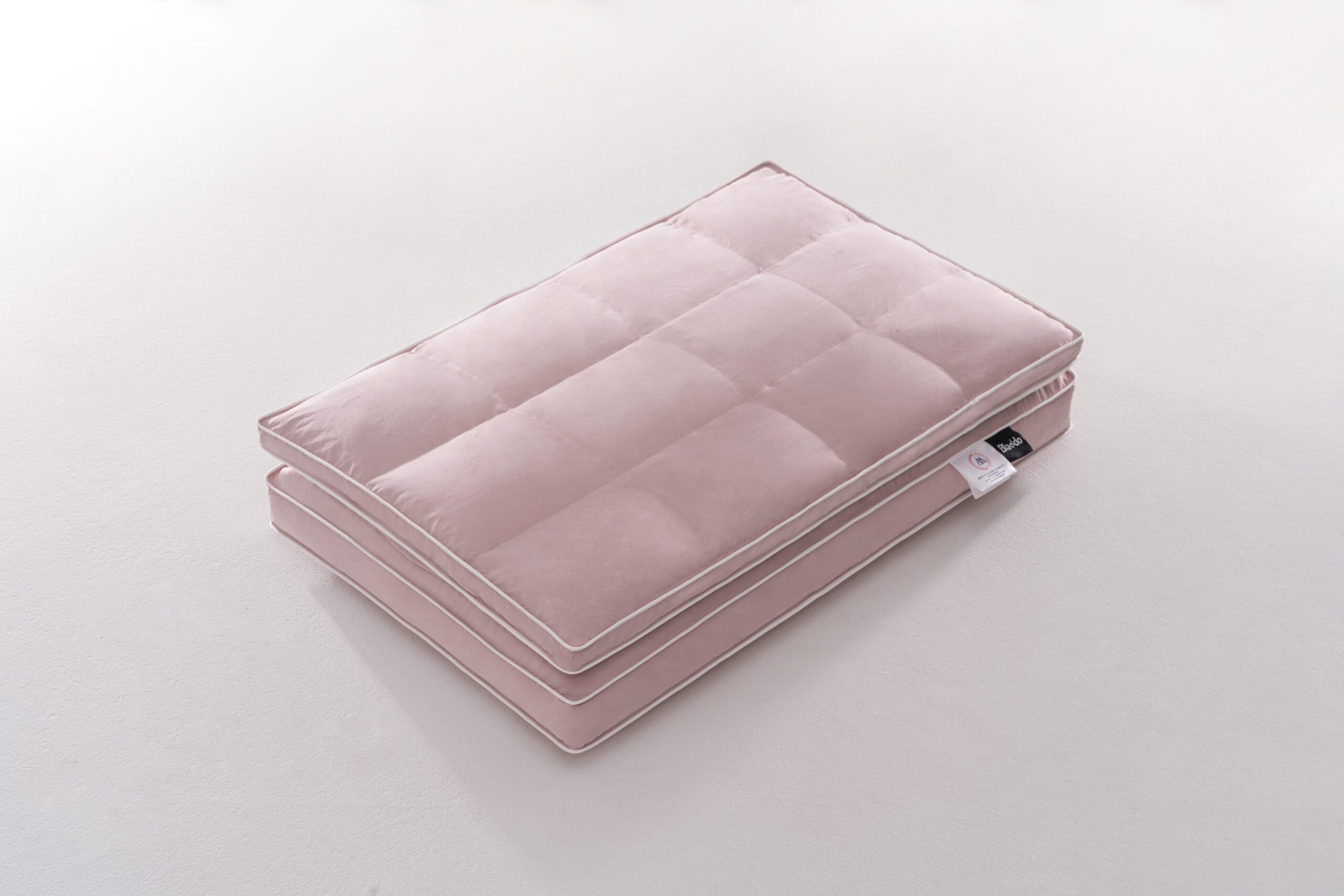 Luxury Pink Hotel Neck Pillow Queen Size with Down Alternative Filling