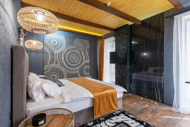 Mastering the Standard Room: Striped vs. Solid Bedding