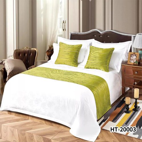Luxury Hotel Bed Runner and Decorative Pillowcase Set – HT-20003 Emerald Green Silk-Style Bed Scarf for King & Queen Beds