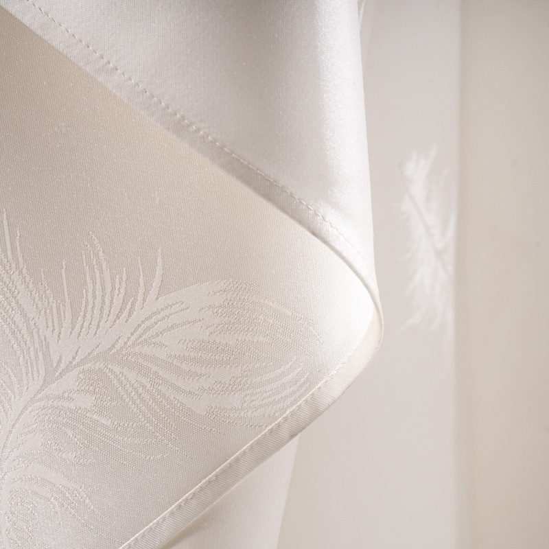 Elegant White Feather Jacquard Round Tablecloth – Premium 100% Polyester Decorative Banquet Linen for Luxury Weddings and High-End Hotel Dining - Image 3
