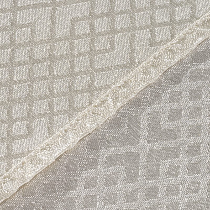 Classic White Polyester Grid Jacquard Round Tablecloth – Elegant Geometric Pattern Hotel Banquet Linen for Weddings and Formal Events - Image 5