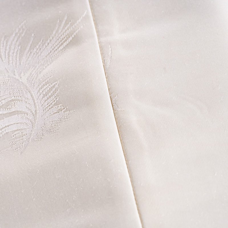 Elegant White Feather Jacquard Round Tablecloth – Premium 100% Polyester Decorative Banquet Linen for Luxury Weddings and High-End Hotel Dining - Image 5