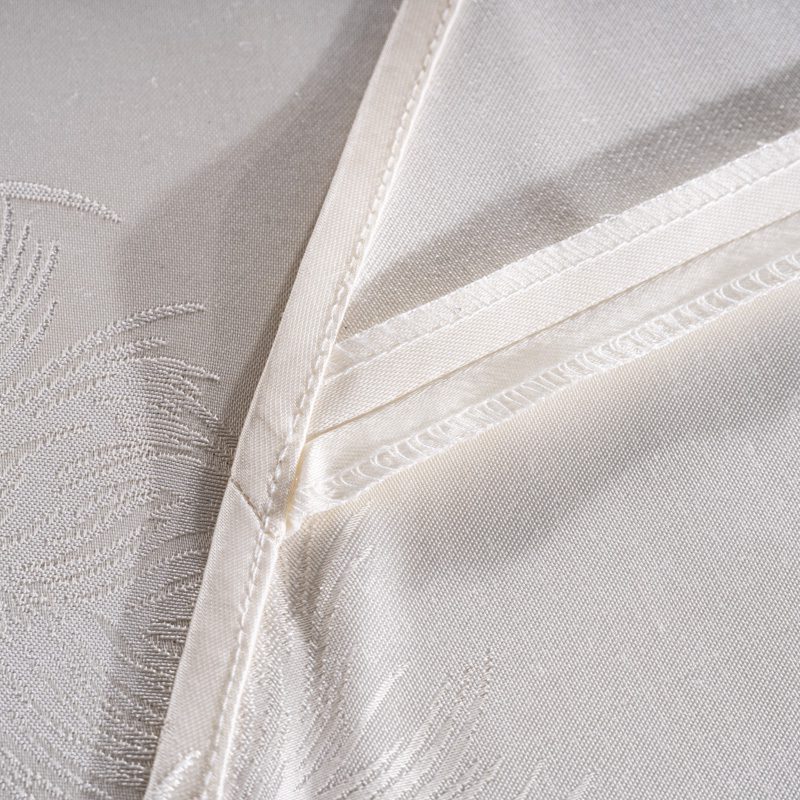 Elegant White Feather Jacquard Round Tablecloth – Premium 100% Polyester Decorative Banquet Linen for Luxury Weddings and High-End Hotel Dining - Image 6