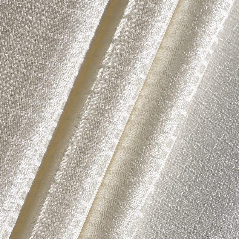 Classic White Polyester Grid Jacquard Round Tablecloth – Elegant Geometric Pattern Hotel Banquet Linen for Weddings and Formal Events - Image 3