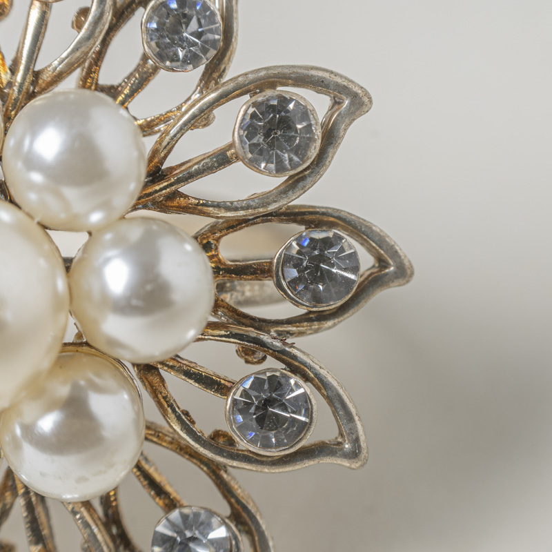 Galaxy Imperial Pearl Crystal Cluster Floral Napkin Ring Holder – Luxury Rhinestone Metal Decor for Hotel Banquets - Image 4