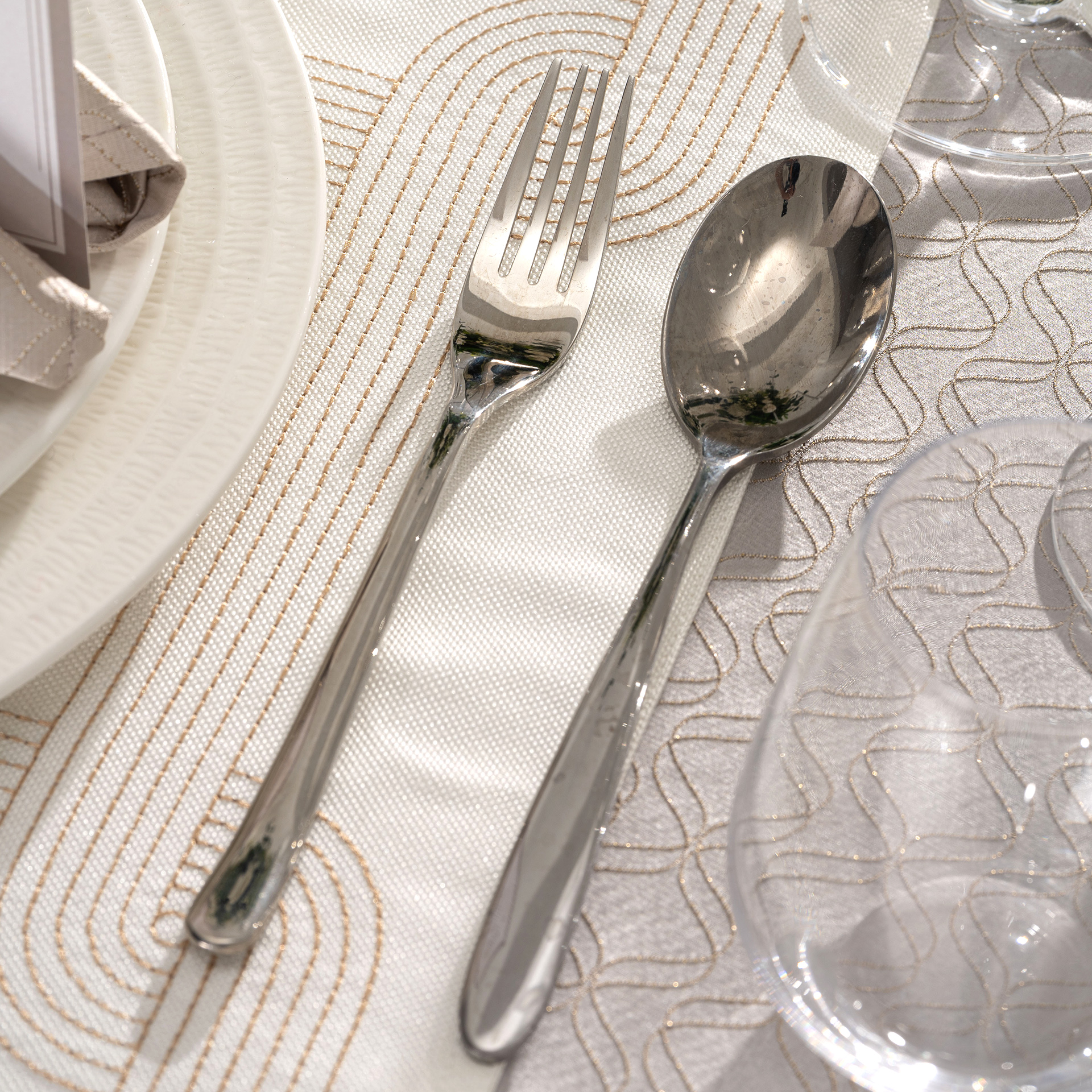 Champagne & Silver Luxury Hotel Banquet Tableware & Linen Collection - Image 8
