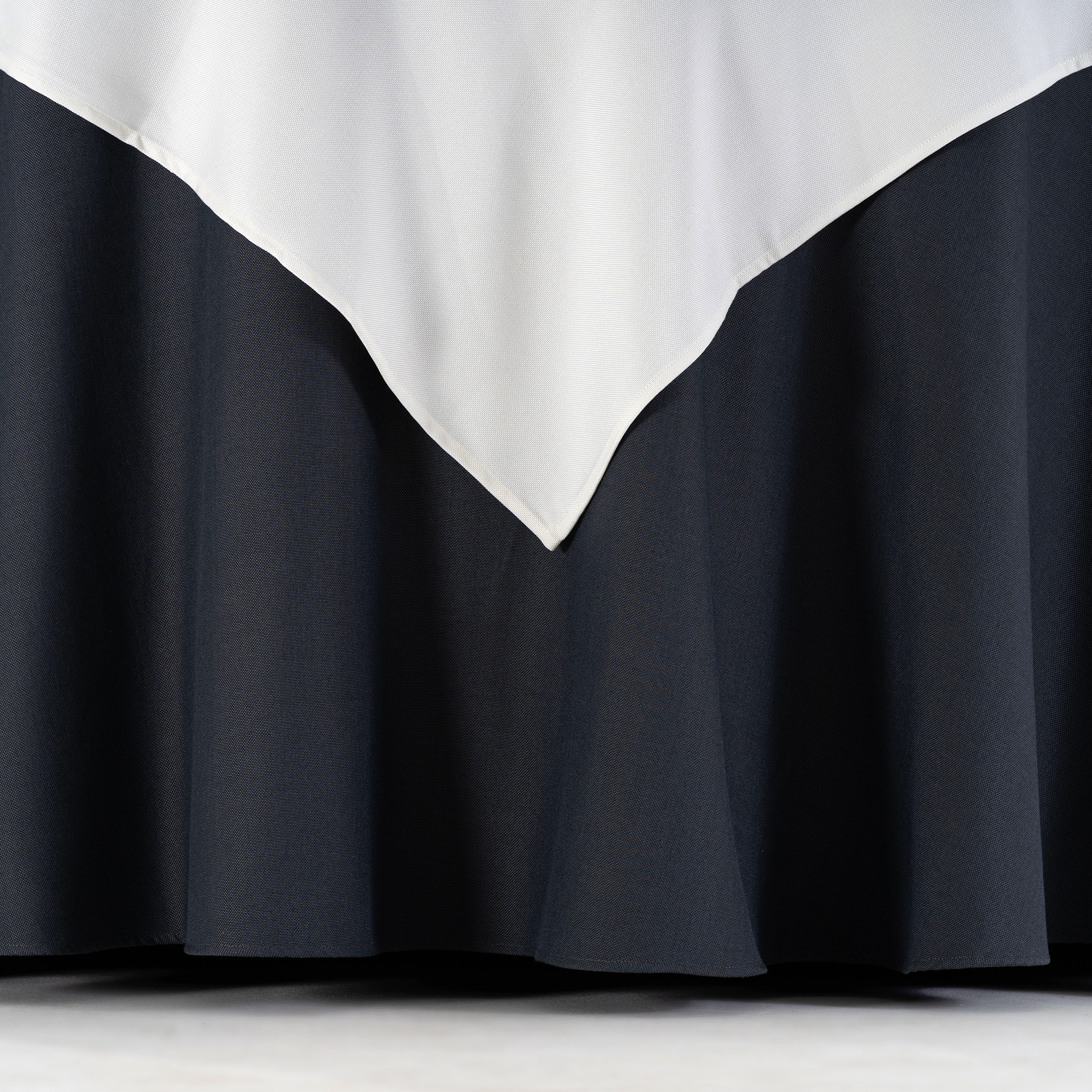 Black & White Luxury Hotel Banquet Tableware & Linen Collection - Image 11