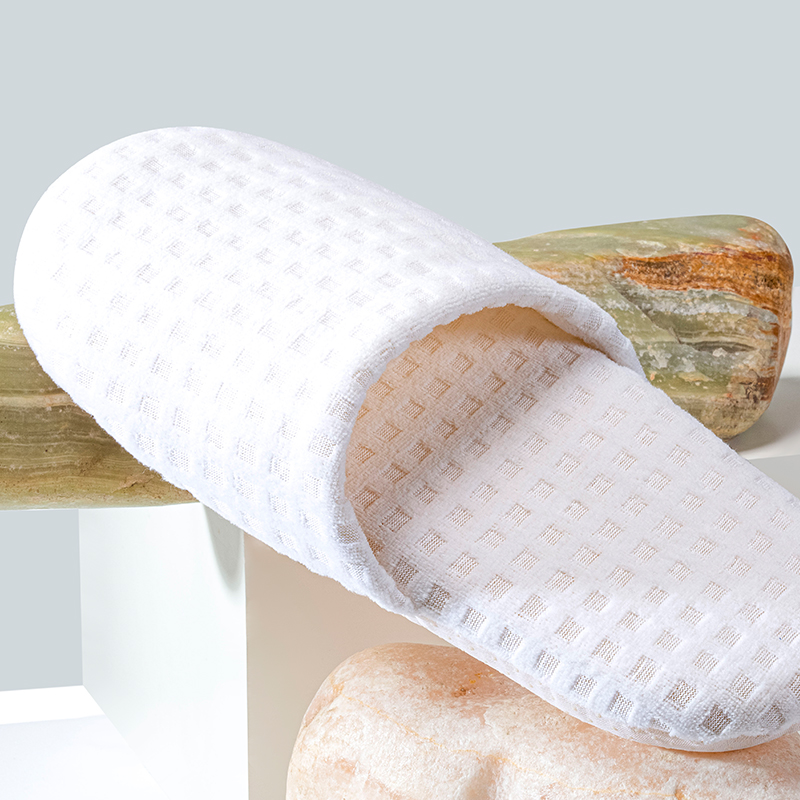 Grid Pattern Waffle Hotel Slippers - Image 6